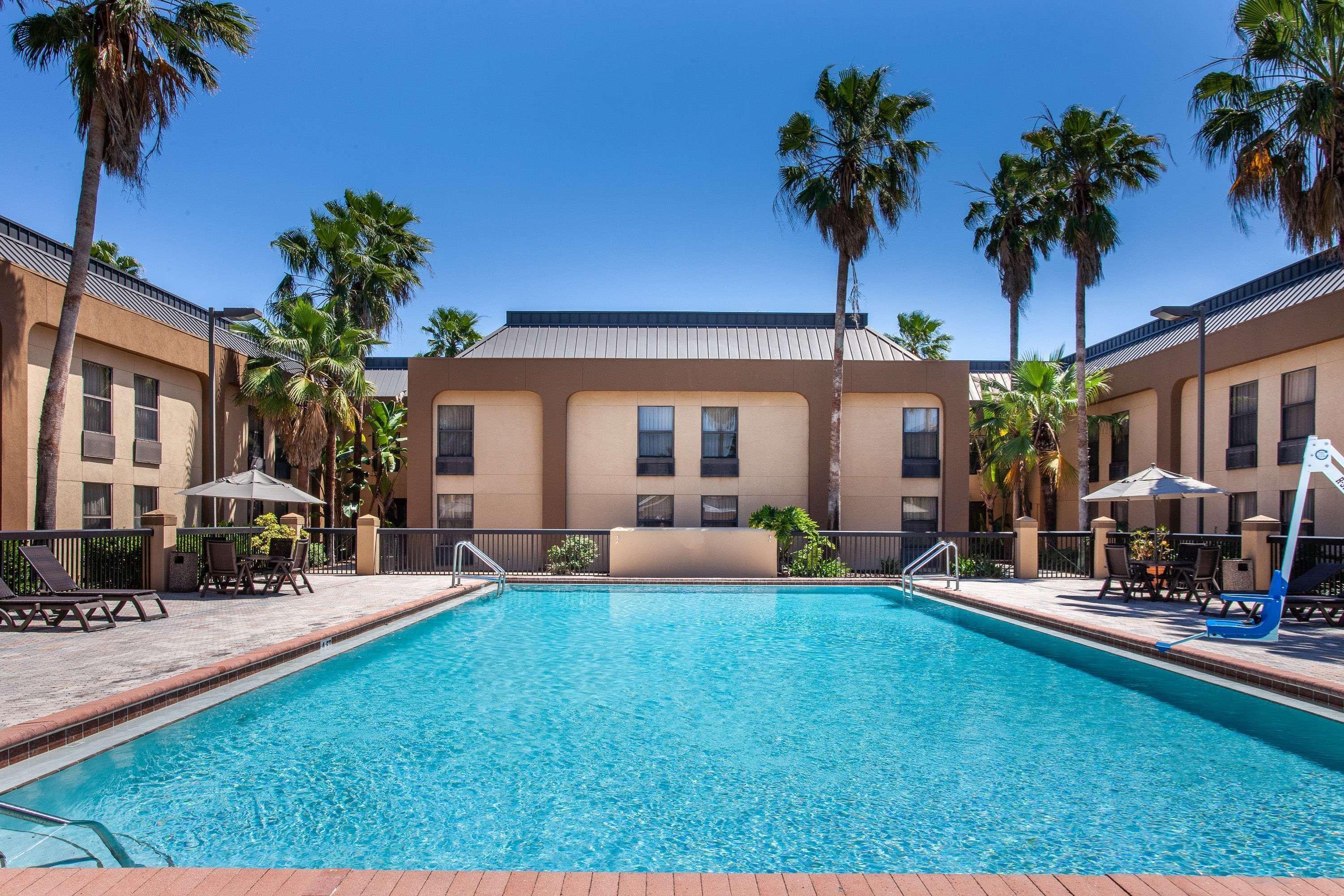Ramada By Wyndham Orlando Florida Mall 外观 照片