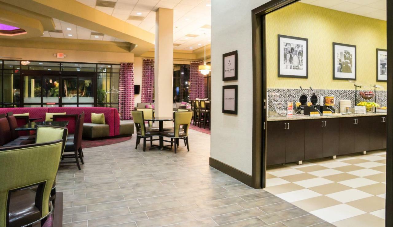 Ramada By Wyndham Orlando Florida Mall 外观 照片